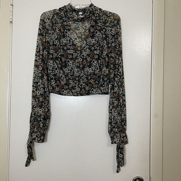 FREE PEOPLE GREEN FLORAL MULTI MESH CROPPED KEYHOLE BACK BLOUSE SIZE XS - Picture 1 of 9